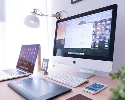 IT security analyst protecting businesses with cybersecurity strategies and risk management solutions.